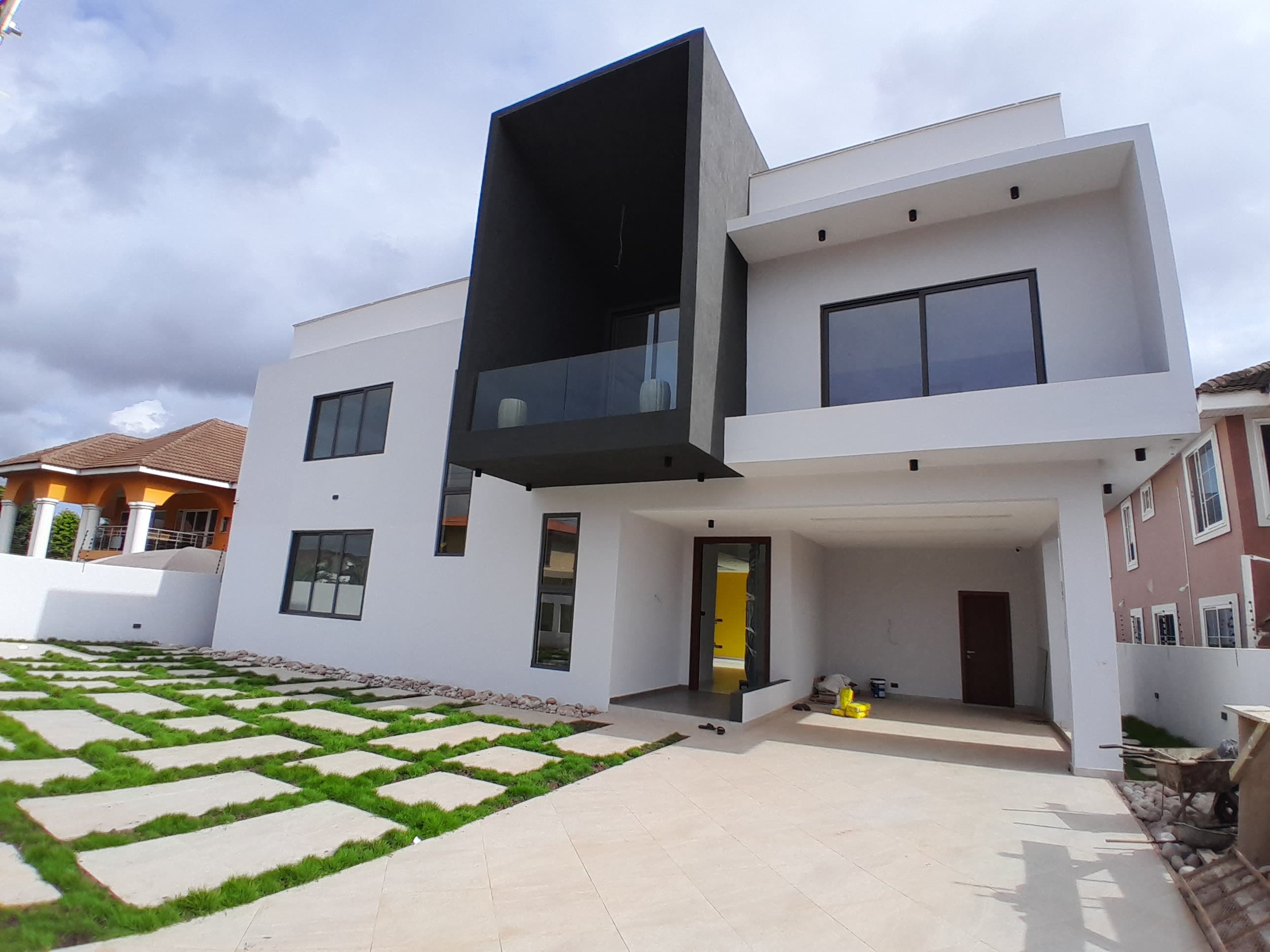 8985 Residence finish 1